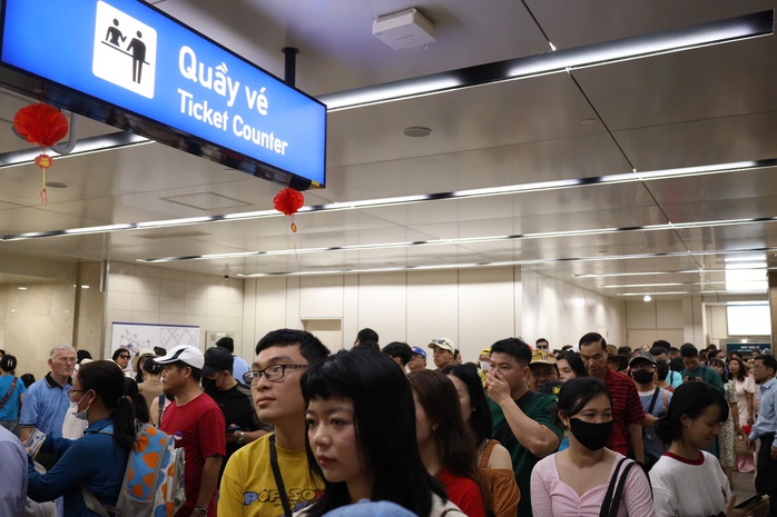 Chỉ 10 ngày Tết, metro số 1 thu về hàng chục tỉ đồng- Ảnh 1. Chỉ 10 ngày Tết, metro số 1 thu về hàng chục tỉ đồng- Ảnh 1.