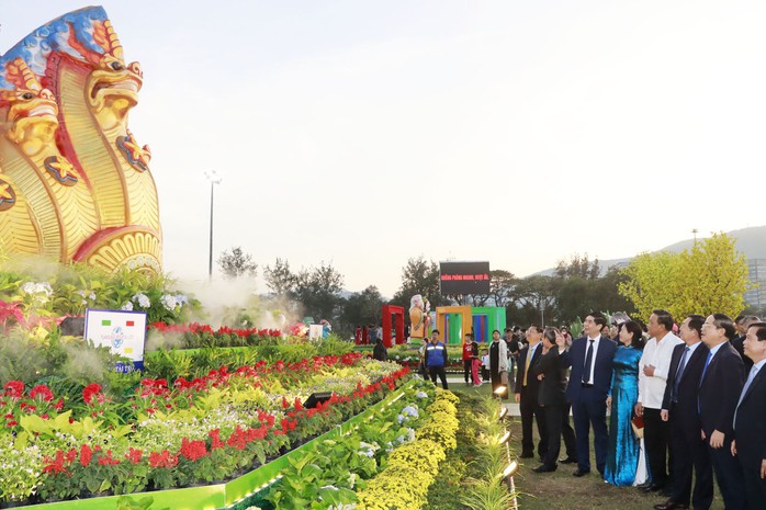 Du lịch Bình Định dịp Tết đạt doanh thu “khủng”- Ảnh 1. Du lịch Bình Định dịp Tết đạt doanh thu “khủng”- Ảnh 1.