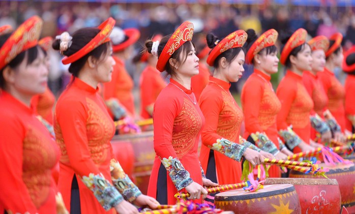 Một nông dân vào vai nhà vua đi cày ruộng- Ảnh 5. Một nông dân vào vai nhà vua đi cày ruộng- Ảnh 5.