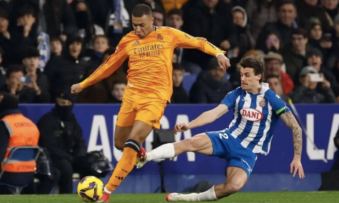 Sẩy chân truớc Espanyol, Real Madrid tố cáo trọng tài- Ảnh 2. Sẩy chân truớc Espanyol, Real Madrid tố cáo trọng tài- Ảnh 2.