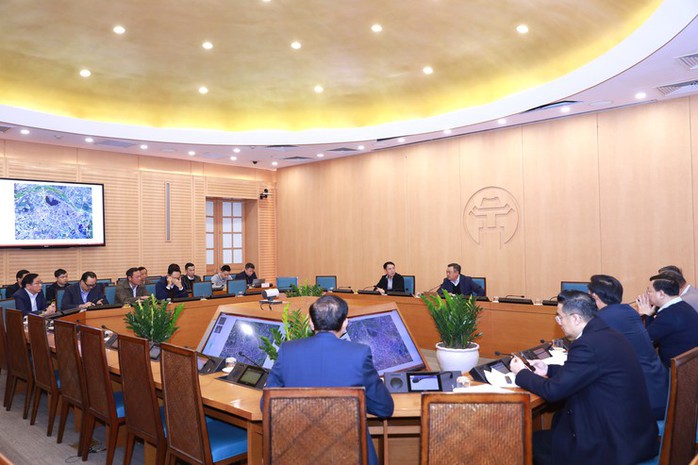 Tạm thời lấy nước hồ Tây bổ cập cho sông Tô Lịch- Ảnh 1. Tạm thời lấy nước hồ Tây bổ cập cho sông Tô Lịch- Ảnh 1.