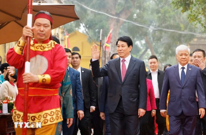 Chủ tịch nước Lương Cường chủ trì Lễ dâng hương khai Xuân tại Hoàng thành Thăng Long- Ảnh 4. Chủ tịch nước Lương Cường chủ trì Lễ dâng hương khai Xuân tại Hoàng thành Thăng Long- Ảnh 4.