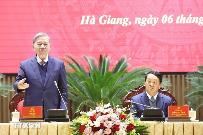 Tổng Bí thư Tô Lâm: Bảo vệ an ninh biên giới gắn với bảo vệ văn hóa, phát triển kinh tế biên giới- Ảnh 4. Tổng Bí thư Tô Lâm: Bảo vệ an ninh biên giới gắn với bảo vệ văn hóa, phát triển kinh tế biên giới- Ảnh 4.