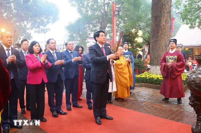 Chủ tịch nước Lương Cường chủ trì Lễ dâng hương khai Xuân tại Hoàng thành Thăng Long- Ảnh 1. Chủ tịch nước Lương Cường chủ trì Lễ dâng hương khai Xuân tại Hoàng thành Thăng Long- Ảnh 1.