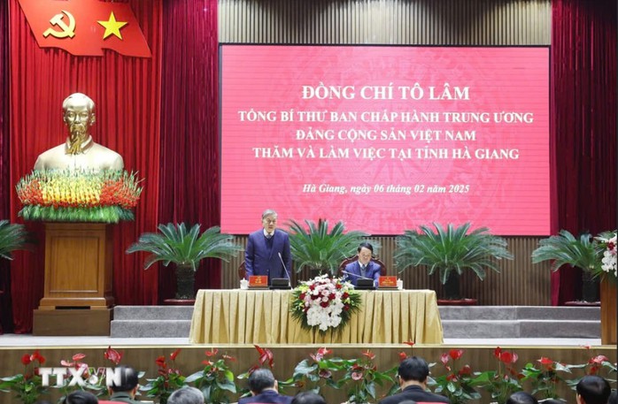 Tổng Bí thư Tô Lâm: Bảo vệ an ninh biên giới gắn với bảo vệ văn hóa, phát triển kinh tế biên giới- Ảnh 5. Tổng Bí thư Tô Lâm: Bảo vệ an ninh biên giới gắn với bảo vệ văn hóa, phát triển kinh tế biên giới- Ảnh 5.
