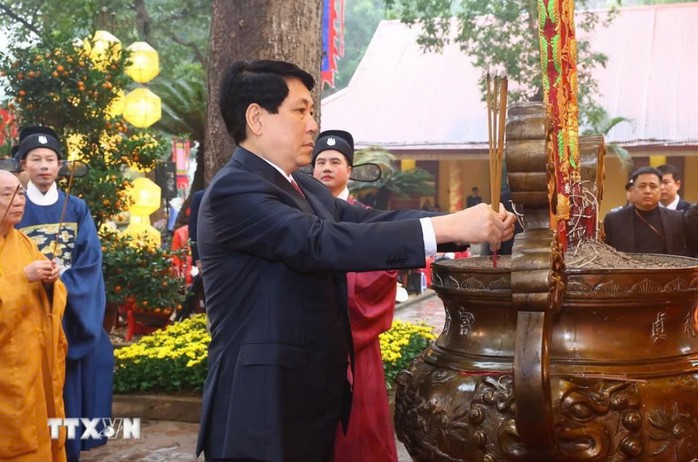 Chủ tịch nước Lương Cường chủ trì Lễ dâng hương khai Xuân tại Hoàng thành Thăng Long- Ảnh 6. Chủ tịch nước Lương Cường chủ trì Lễ dâng hương khai Xuân tại Hoàng thành Thăng Long- Ảnh 6.