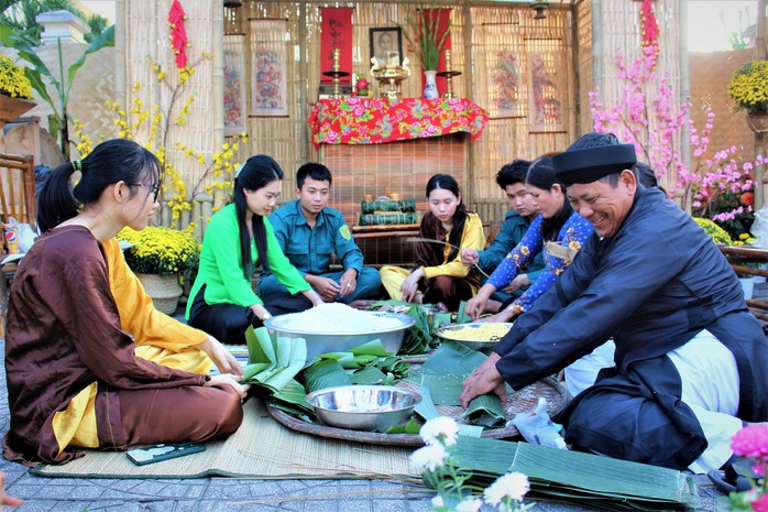 Cuộc thi viết "TẾT THỜI SỐ": Bất chấp những thay đổi, cảm xúc vẫn vẹn nguyên- Ảnh 2. Cuộc thi viết "TẾT THỜI SỐ": Bất chấp những thay đổi, cảm xúc vẫn vẹn nguyên- Ảnh 2.