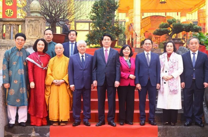 Chủ tịch nước Lương Cường chủ trì Lễ dâng hương khai Xuân tại Hoàng thành Thăng Long- Ảnh 10. Chủ tịch nước Lương Cường chủ trì Lễ dâng hương khai Xuân tại Hoàng thành Thăng Long- Ảnh 10.