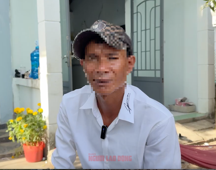 CLIP: Người đàn ông nghèo trúng 2 tờ đặc biệt nhưng vé bị rách nát nói gì?- Ảnh 1. CLIP: Người đàn ông nghèo trúng 2 tờ đặc biệt nhưng vé bị rách nát nói gì?- Ảnh 1.