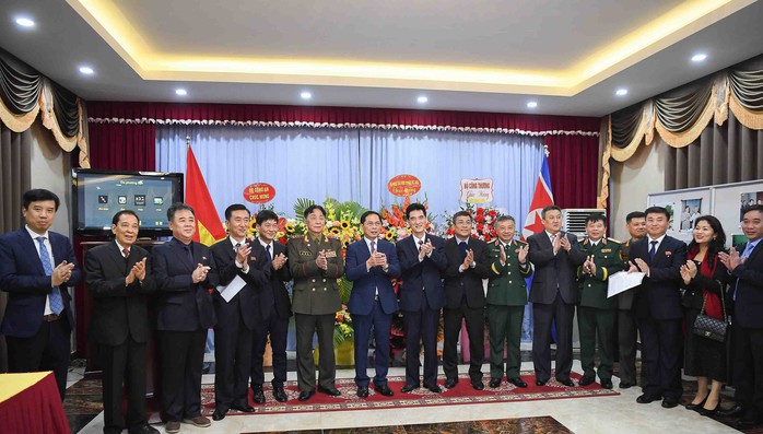 Lễ kỷ niệm 75 năm ngày thiết lập quan hệ ngoại giao Việt Nam - Triều Tiên- Ảnh 1. Lễ kỷ niệm 75 năm ngày thiết lập quan hệ ngoại giao Việt Nam - Triều Tiên- Ảnh 1.