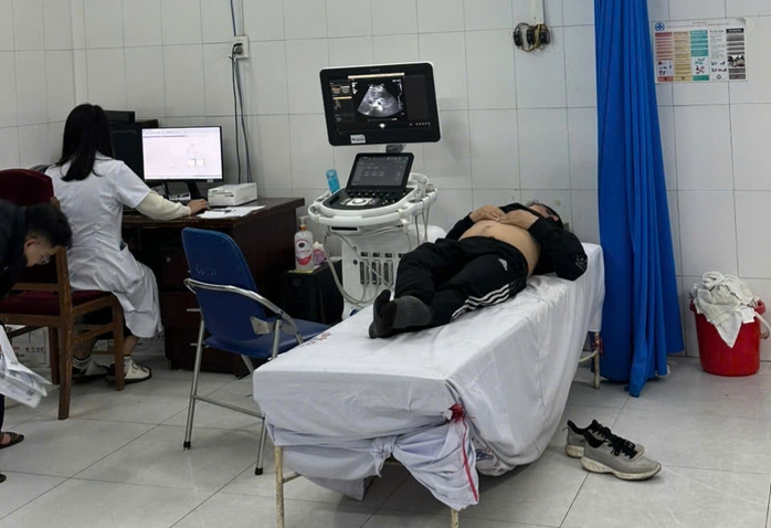 Vợ tài xế bị hành hung ở phà Cồn Nhất lên tiếng- Ảnh 2. Vợ tài xế bị hành hung ở phà Cồn Nhất lên tiếng- Ảnh 2.