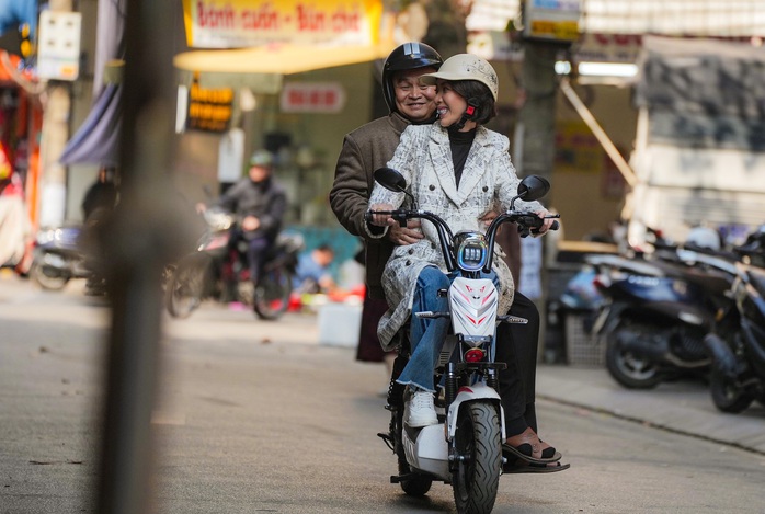 "Vua hài đất Bắc" Xuân Hinh lần đầu lên màn ảnh rộng- Ảnh 3. "Vua hài đất Bắc" Xuân Hinh lần đầu lên màn ảnh rộng- Ảnh 3.