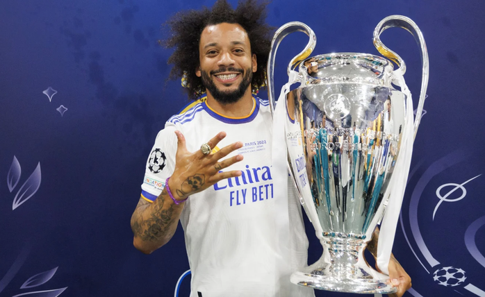 Cựu kỷ lục gia, huyền thoại bóng đá Marcelo giải nghệ- Ảnh 1. Cựu kỷ lục gia, huyền thoại bóng đá Marcelo giải nghệ- Ảnh 1.