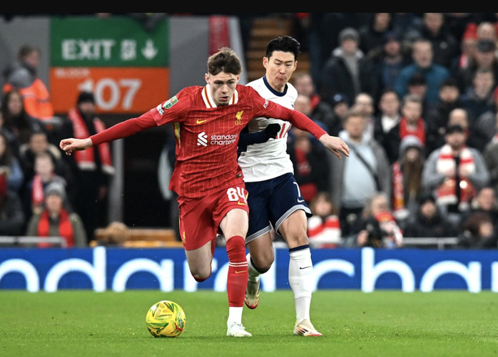 "Mở tiệc" bàn thắng trước Tottenham, Liverpool đoạt vé dự chung kết League Cup- Ảnh 1. "Mở tiệc" bàn thắng trước Tottenham, Liverpool đoạt vé dự chung kết League Cup- Ảnh 1.