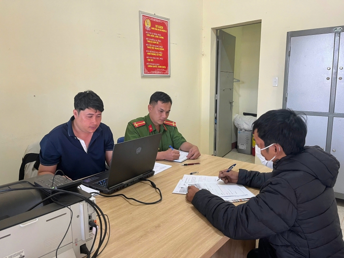 Công an triệu tập quản trị viên “Hội bố mẹ đơn thân Đắk Lắk Tây Nguyên”- Ảnh 1. Công an triệu tập quản trị viên “Hội bố mẹ đơn thân Đắk Lắk Tây Nguyên”- Ảnh 1.