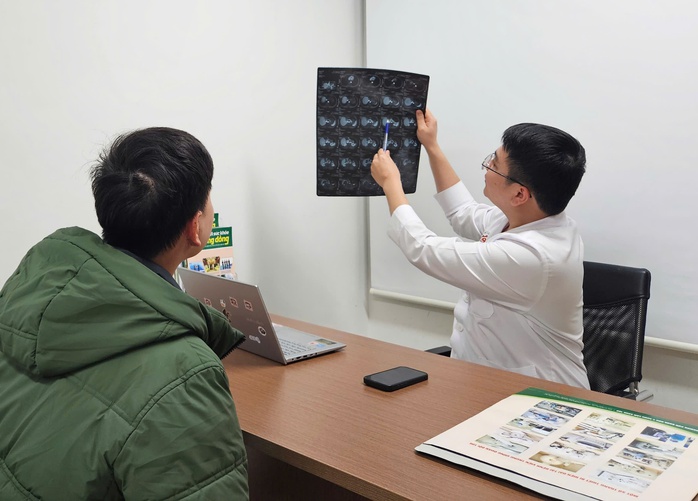 Cuộc thi viết "Người Thầy thuốc trong tôi": Bản lĩnh thép trong phòng mổ ghép gan- Ảnh 1. Cuộc thi viết "Người Thầy thuốc trong tôi": Bản lĩnh thép trong phòng mổ ghép gan- Ảnh 1.