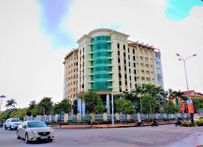 Quảng Bình: 12 cán bộ chủ chốt xin nghỉ hưu trước tuổi- Ảnh 1. Quảng Bình: 12 cán bộ chủ chốt xin nghỉ hưu trước tuổi- Ảnh 1.