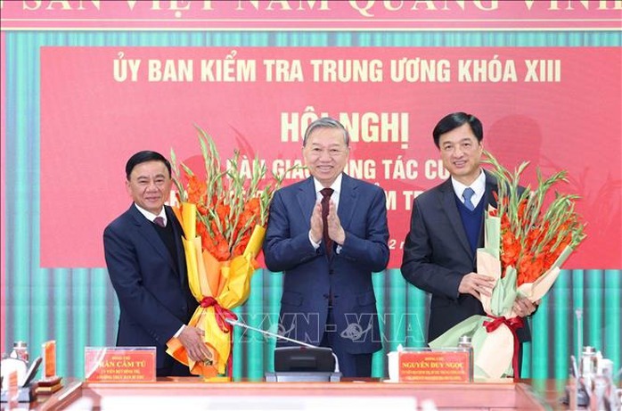 Tổng Bí thư Tô Lâm dự Hội nghị bàn giao công tác của Chủ nhiệm Ủy ban Kiểm tra Trung ương- Ảnh 3. Tổng Bí thư Tô Lâm dự Hội nghị bàn giao công tác của Chủ nhiệm Ủy ban Kiểm tra Trung ương- Ảnh 3.