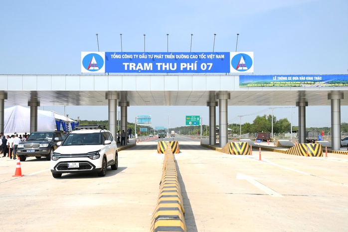 Thông xe 2 đoạn cao tốc Bến Lức - Long Thành kết nối Đông Nam Bộ và miền Tây- Ảnh 2. Thông xe 2 đoạn cao tốc Bến Lức - Long Thành kết nối Đông Nam Bộ và miền Tây- Ảnh 2.