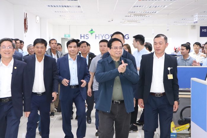 Thủ tướng "đặt hàng" THACO nghiên cứu, sản xuất tàu đường sắt tốc độ cao- Ảnh 3. Thủ tướng "đặt hàng" THACO nghiên cứu, sản xuất tàu đường sắt tốc độ cao - Ảnh 4.