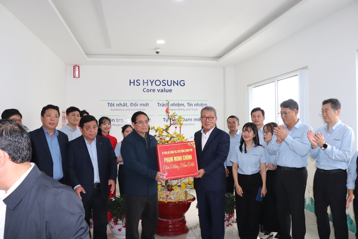 Thủ tướng "đặt hàng" THACO nghiên cứu, sản xuất tàu đường sắt tốc độ cao- Ảnh 4. Thủ tướng "đặt hàng" THACO nghiên cứu, sản xuất tàu đường sắt tốc độ cao - Ảnh 5.