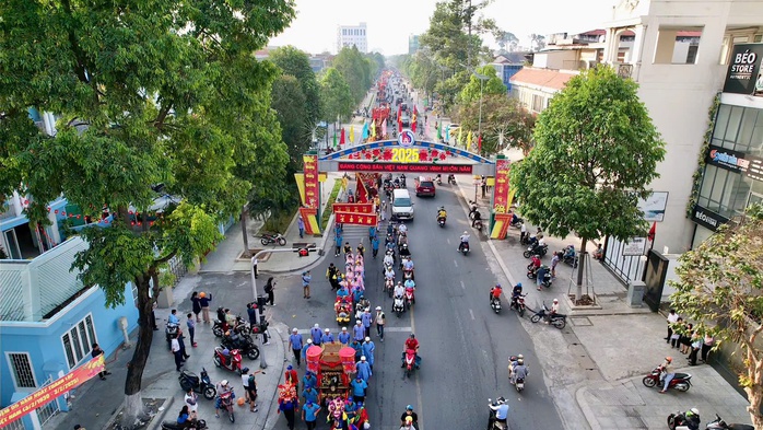 Hình ảnh ấn tượng lễ hội ở ngôi chùa cổ hơn 340 năm- Ảnh 7. Hình ảnh ấn tượng lễ hội ở ngôi chùa cổ hơn 340 năm- Ảnh 7.