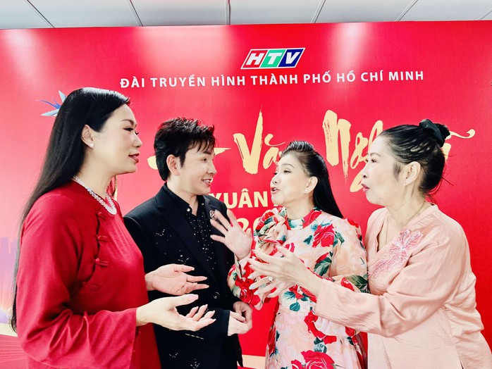 NSND Kim Cương, Bạch Tuyết, Thanh Nam chúc mừng thành tựu của HTV- Ảnh 8. NSND Kim Cương, Bạch Tuyết, Thanh Nam chúc mừng thành tựu của HTV- Ảnh 8.