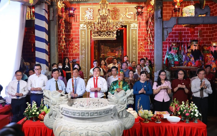 Hình ảnh ấn tượng lễ hội ở ngôi chùa cổ hơn 340 năm- Ảnh 2. Hình ảnh ấn tượng lễ hội ở ngôi chùa cổ hơn 340 năm- Ảnh 2.