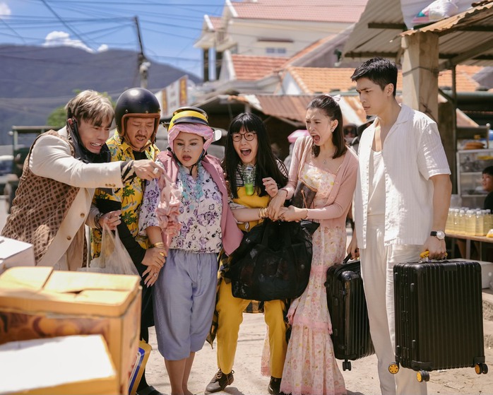 Tăng độ ồn ào, phim Trấn Thành tuột dốc doanh thu- Ảnh 4. Tăng độ ồn ào, phim Trấn Thành tuột dốc doanh thu- Ảnh 4.