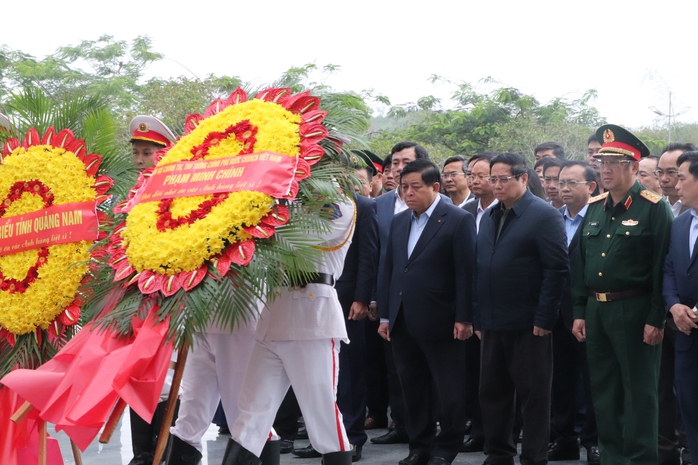 Thủ tướng "đặt hàng" THACO nghiên cứu, sản xuất tàu đường sắt tốc độ cao- Ảnh 1. Thủ tướng "đặt hàng" THACO nghiên cứu, sản xuất tàu đường sắt tốc độ cao - Ảnh 1.