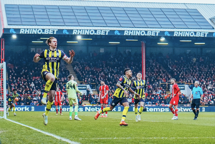 Chật vật thắng Leyton Orient, Man City giành vé vòng 5 FA Cup- Ảnh 5. Chật vật thắng Leyton Orient, Man City giành vé vòng 5 FA Cup- Ảnh 5.
