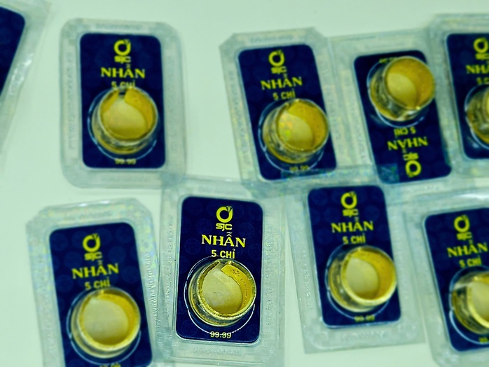 Giá vàng nhẫn 99,99 diễn biến lạ so với vàng miếng SJC- Ảnh 2. Giá vàng nhẫn 99,99 diễn biến lạ so với vàng miếng SJC- Ảnh 2.