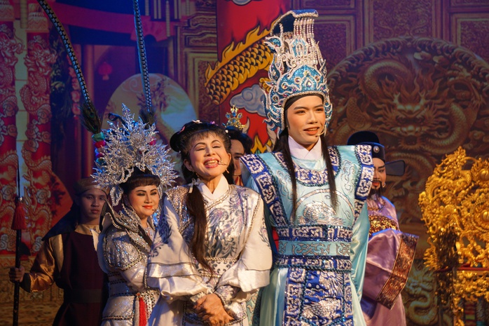 "Chuông vàng vọng cổ" Lê Hoàng Nghi tạo dấu ấn đẹp đầu năm- Ảnh 1. "Chuông vàng vọng cổ" Lê Hoàng Nghi tạo dấu ấn đẹp đầu năm- Ảnh 1.