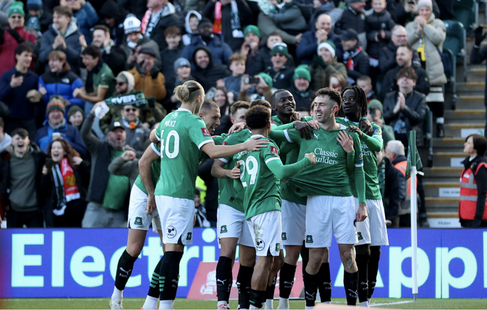 Địa chấn FA Cup, Plymouth Argyle hạ gục "gã khổng lồ" Liverpool- Ảnh 4. Địa chấn FA Cup, Plymouth Argyle hạ gục "gã khổng lồ" Liverpool- Ảnh 4.