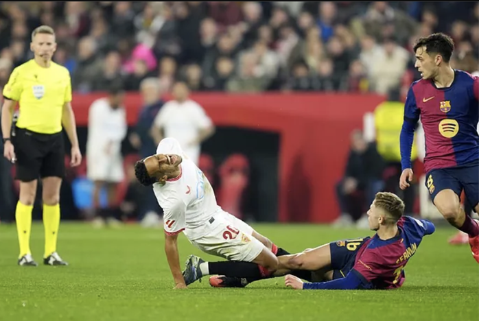 Thắng vùi dập Sevilla, Barcelona tăng tốc đua vô địch La Liga- Ảnh 7. Thắng vùi dập Sevilla, Barcelona tăng tốc đua vô địch La Liga- Ảnh 7.