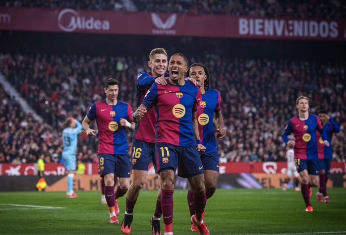 Thắng vùi dập Sevilla, Barcelona tăng tốc đua vô địch La Liga- Ảnh 6. Thắng vùi dập Sevilla, Barcelona tăng tốc đua vô địch La Liga- Ảnh 6.