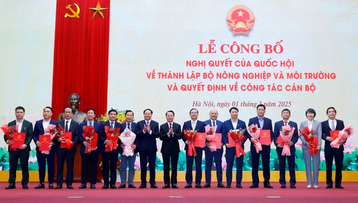 Bộ trưởng Đỗ Đức Duy: Biểu dương những lãnh đạo trực thuộc hai bộ đã hy sinh lợi ích cá nhân- Ảnh 4. Bộ trưởng Đỗ Đức Duy: Biểu dương những lãnh đạo trực thuộc hai bộ đã hy sinh lợi ích cá nhân- Ảnh 4.