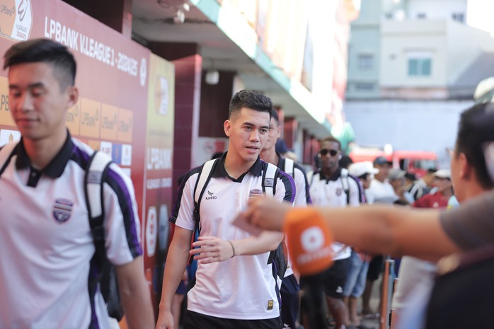 Tiến Linh nói gì khi CLB Bình Dương leo lên tốp 4 V-League?- Ảnh 1. Tiến Linh nói gì khi CLB Bình Dương leo lên tốp 4 V-League?- Ảnh 1.