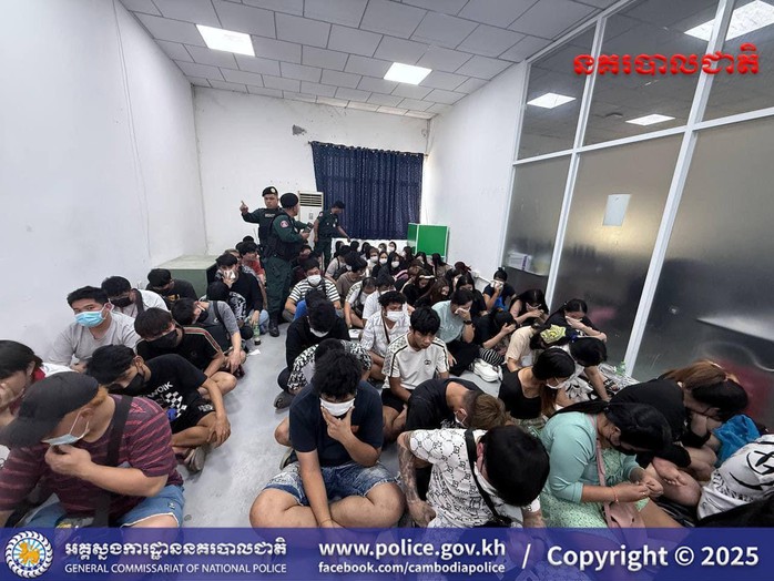 Thủ tướng Campuchia đích thân dẫn đầu lực lượng đặc nhiệm triệt phá lừa đảo trực tuyến- Ảnh 1. Thủ tướng Campuchia đích thân dẫn đầu lực lượng đặc nhiệm triệt phá lừa đảo trực tuyến- Ảnh 1.