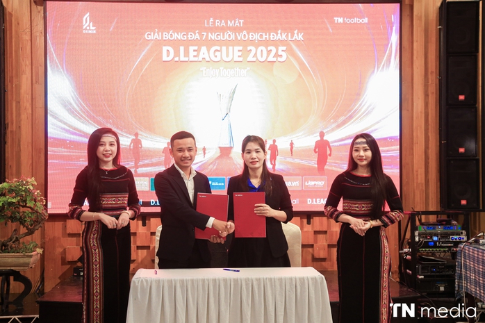 Sôi nổi Giải bóng đá sân 7 người Đắk Lắk 2025- Ảnh 2. Sôi nổi Giải bóng đá sân 7 người Đắk Lắk 2025- Ảnh 2.