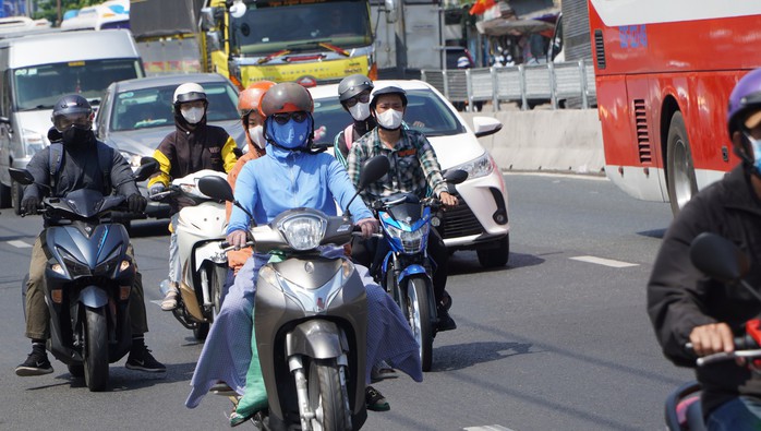 Thời tiết TP HCM hôm nay, 2-3: Duy trì nắng nóng với nền nhiệt cao- Ảnh 1. Thời tiết TP HCM hôm nay, 2-3: Duy trì nắng nóng với nền nhiệt cao- Ảnh 1.