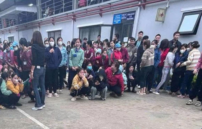 Hơn 2.500 công nhân ngưng việc đòi tăng lương- Ảnh 1. Hơn 2.500 công nhân ngưng việc đòi tăng lương- Ảnh 1.