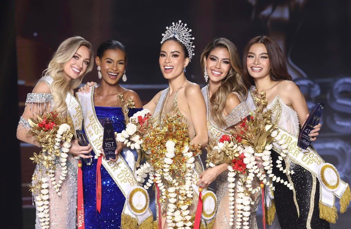 Ban Tổ chức Miss Global 2025 xin lỗi về clip có "đường lưỡi bò"- Ảnh 3. Ban Tổ chức Miss Global 2025 xin lỗi về clip có "đường lưỡi bò"- Ảnh 3.