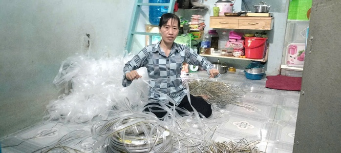 Bà chủ nhà trọ tìm kế tăng thu nhập cho công nhân- Ảnh 2. Bà chủ nhà trọ tìm kế tăng thu nhập cho công nhân- Ảnh 2.