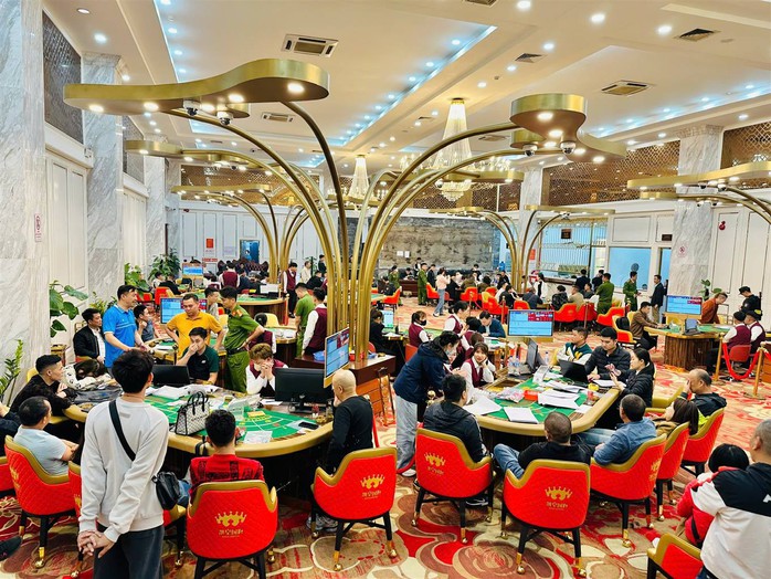 Thông tin mới vụ nhiều người Trung Quốc đánh bạc tới 720 tỉ đồng tại câu lạc bộ thể thao- Ảnh 2. Thông tin mới vụ nhiều người Trung Quốc đánh bạc tới 720 tỉ đồng tại câu lạc bộ thể thao- Ảnh 2.
