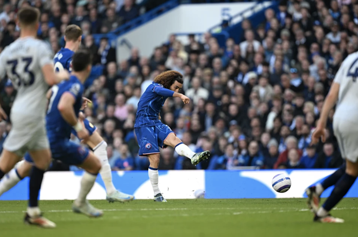 Chelsea trở lại Top 4 nhờ "người hùng" tóc xù- Ảnh 2. Chelsea trở lại Top 4 nhờ "người hùng" tóc xù- Ảnh 2.