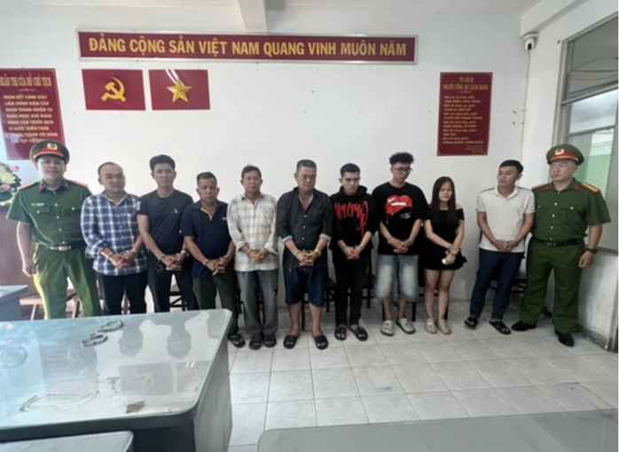 Quyết định của VKSND TP HCM vụ khiêng quan tài trước chợ Bến Thành- Ảnh 1. Quyết định của VKSND TP HCM vụ khiêng quan tài trước chợ Bến Thành- Ảnh 1.