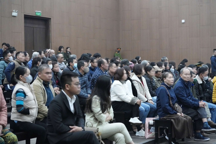72 bị hại và đại diện bị hại dự tòa xét xử vụ cháy chung cư mini 56 người tử vong- Ảnh 4. 72 bị hại và đại diện bị hại dự tòa xét xử vụ cháy chung cư mini 56 người tử vong- Ảnh 4.
