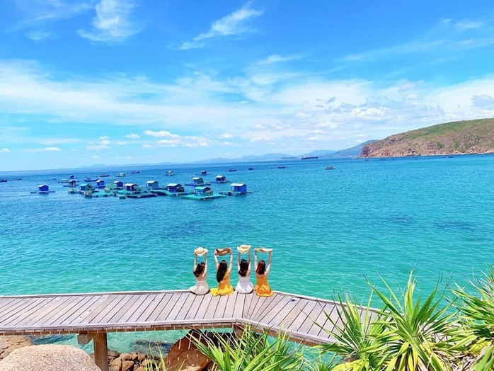 Miễn phí vé tàu du khách đến Bình Định dịp kỷ niệm 50 năm ngày giải phóng- Ảnh 1. Miễn phí vé tàu du khách đến Bình Định dịp kỷ niệm 50 năm ngày giải phóng- Ảnh 1.