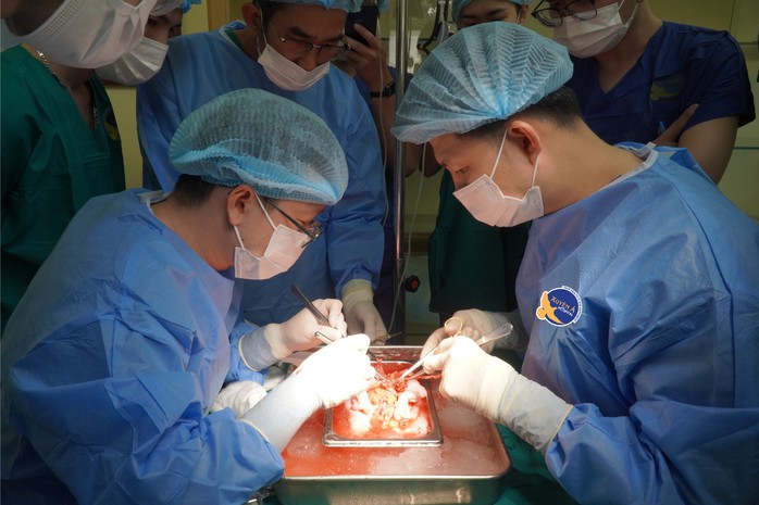 Cảm động chuyện người cha hiến thận cứu con gái- Ảnh 1. Cảm động chuyện người cha hiến thận cứu con gái- Ảnh 1.